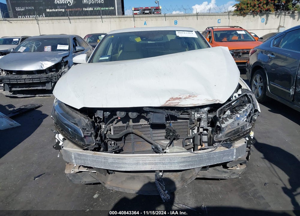2018 HONDA CLARITY PLUG-IN HYBRID TOURING VIN: JHMZC5F38JC011453