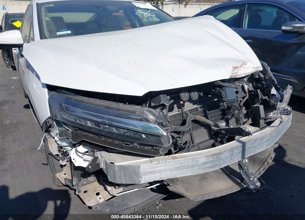 2018 HONDA CLARITY PLUG-IN HYBRID TOURING VIN: JHMZC5F38JC011453