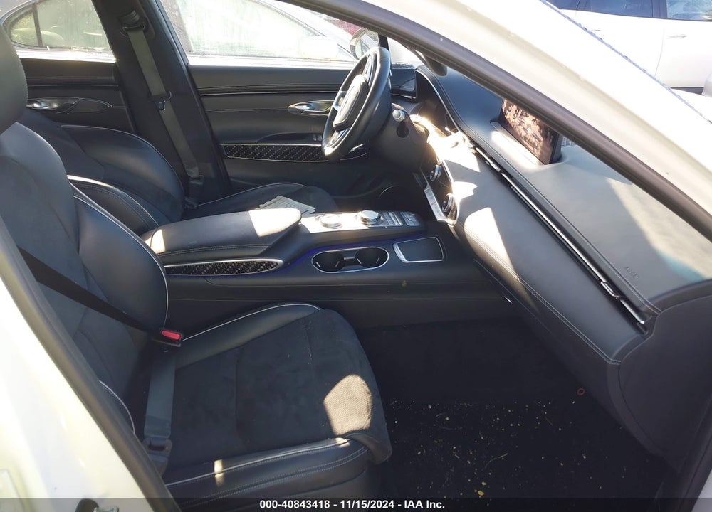 2022 GENESIS GV70 3.5T AWD SPORT VIN: KMUMCDTC7NU032771