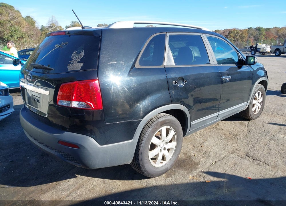 2013 KIA SORENTO LX VIN: 5XYKT3A6XDG424287