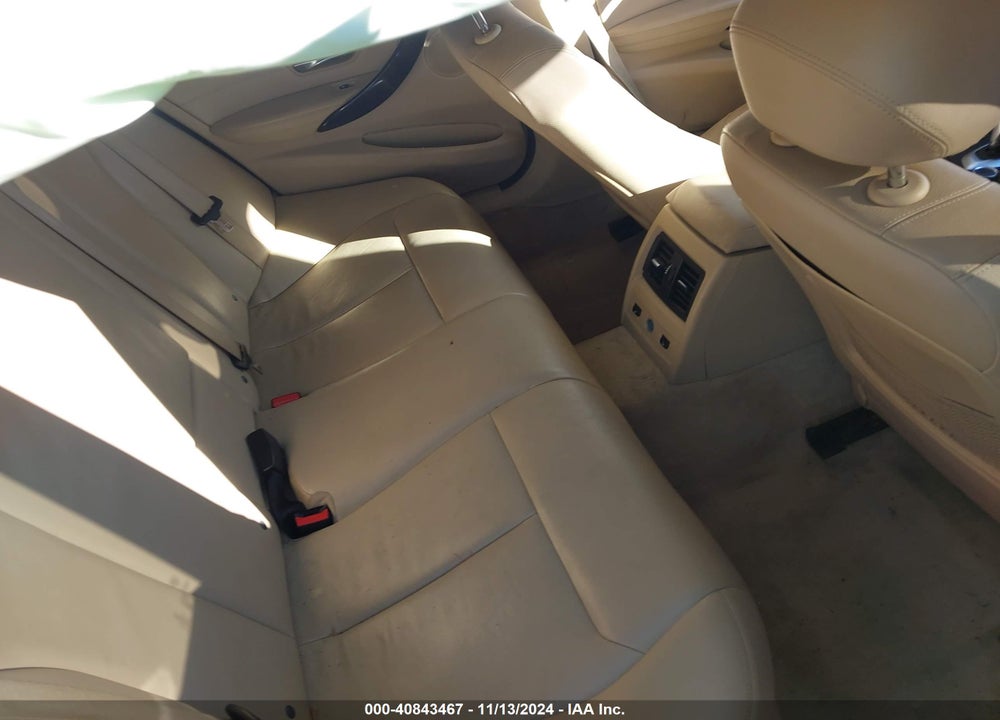 2015 BMW 320 VIN: WBA3C3G57FNS73324