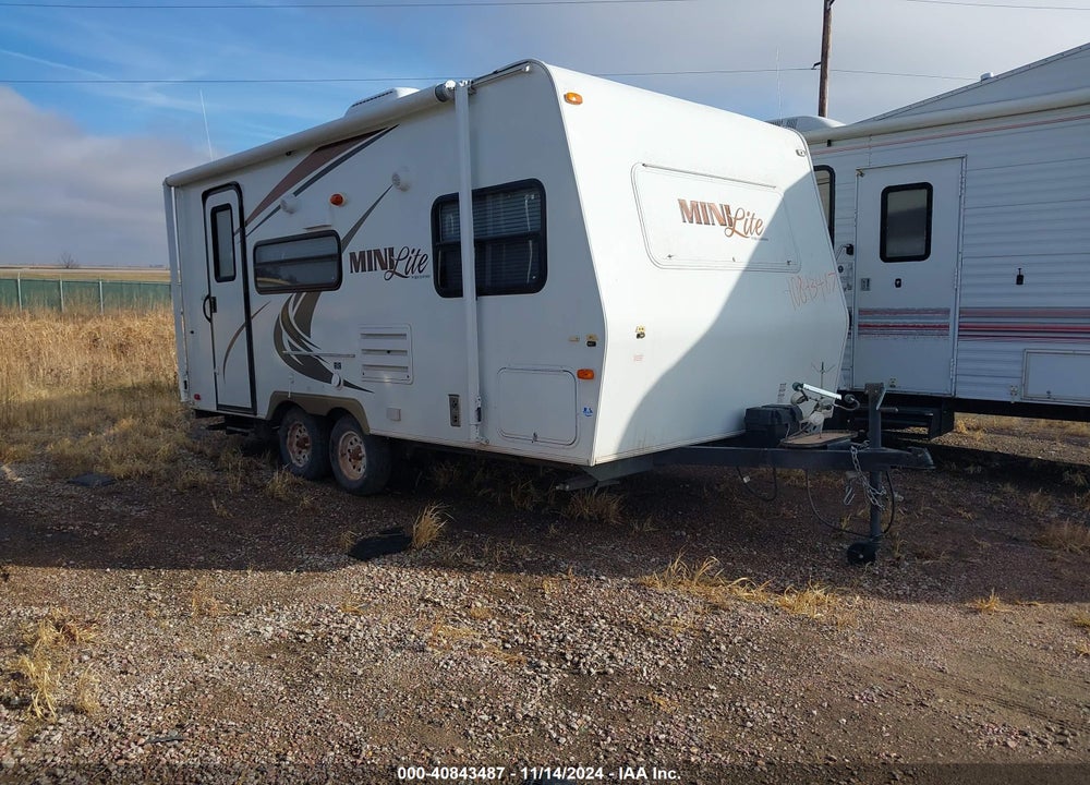 2011 FOREST RIVER ROCKWOOD 1809S TRAVEL TRAILER VIN: 4X4TRLT24BD113201