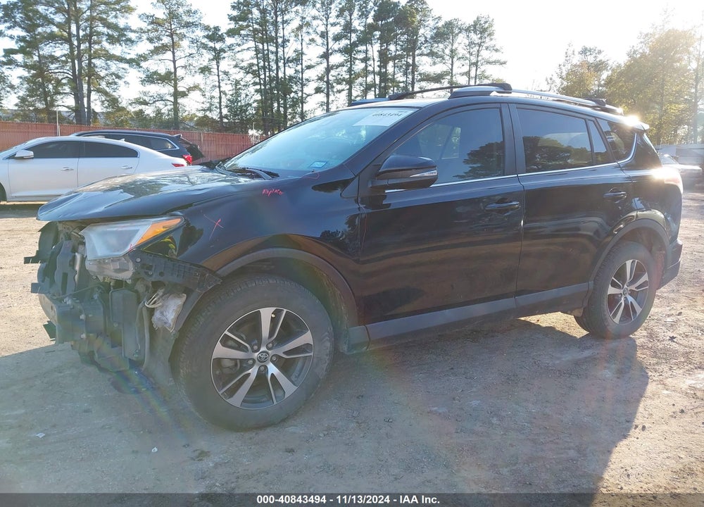 2018 TOYOTA RAV4 ADVENTURE/XLE VIN: 2T3WFREVXJW438183