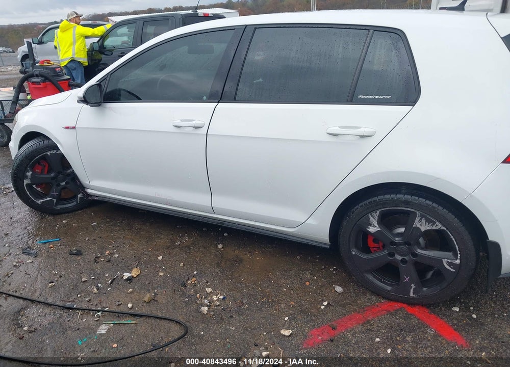 2017 VOLKSWAGEN GOLF GTI SE 4-DOOR VIN: 3VW547AUXHM010495