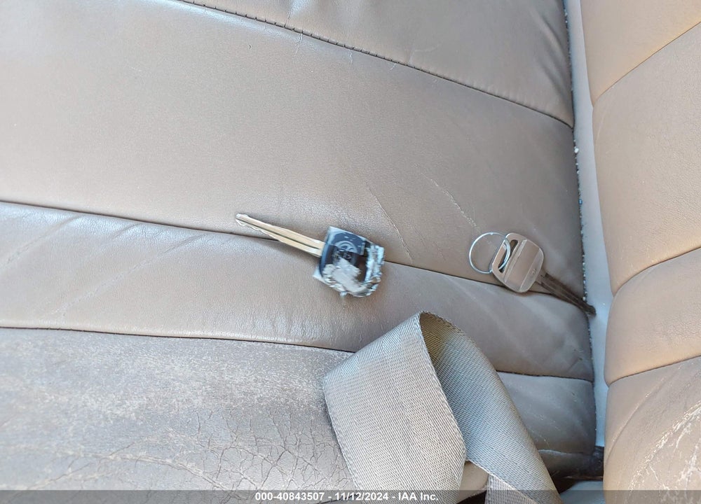 1996 TOYOTA AVALON XL/XLS VIN: 4T1BF12B0TU073745