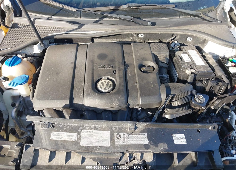2013 VOLKSWAGEN PASSAT VIN: 1VWBP7A30DC100297