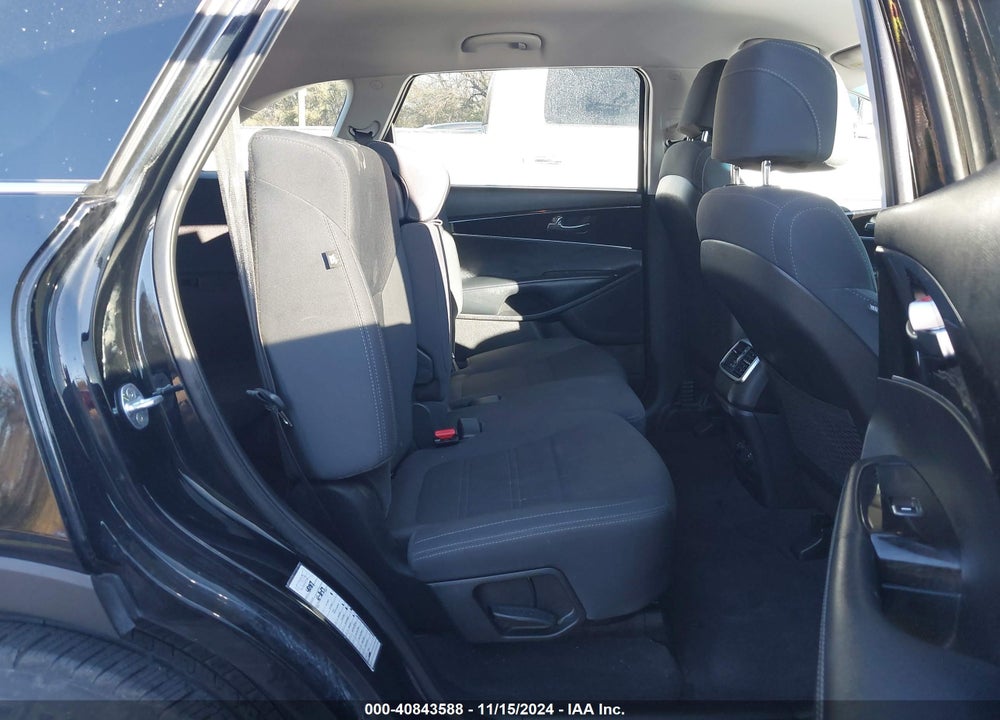 2017 KIA SORENTO 2.4L LX VIN: 5XYPGDA32HG295599