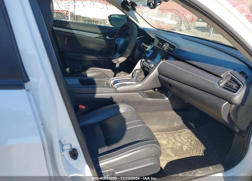 2018 HONDA CIVIC EX-L VIN: JHMFC1F79JX036255