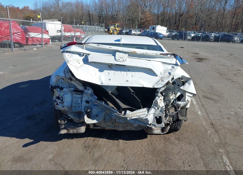 2018 HONDA CIVIC EX-L VIN: JHMFC1F79JX036255