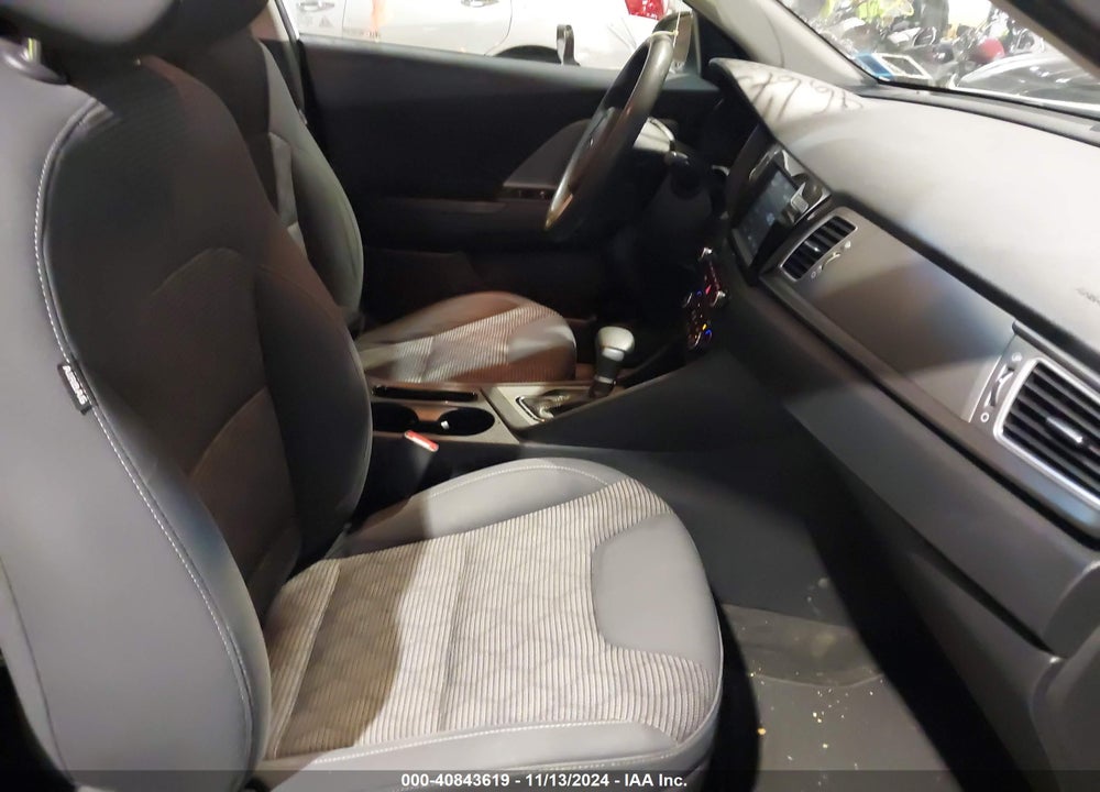 2017 KIA NIRO LX VIN: KNDCB3LCXH5064012