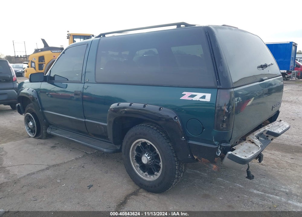 1998 CHEVROLET TAHOE VIN: 3GNEK18R8WG120102