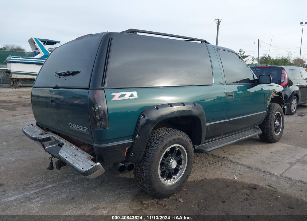 1998 CHEVROLET TAHOE VIN: 3GNEK18R8WG120102