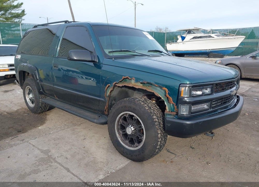 1998 CHEVROLET TAHOE VIN: 3GNEK18R8WG120102