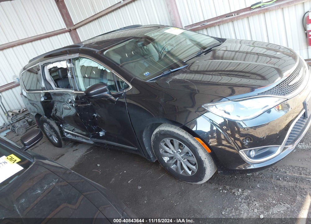 2017 CHRYSLER PACIFICA TOURING L VIN: 2C4RC1BG3HR598794