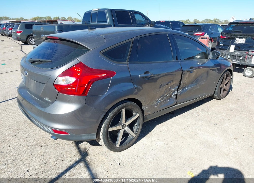 2014 FORD FOCUS VIN: 1FADP3K29EL180085
