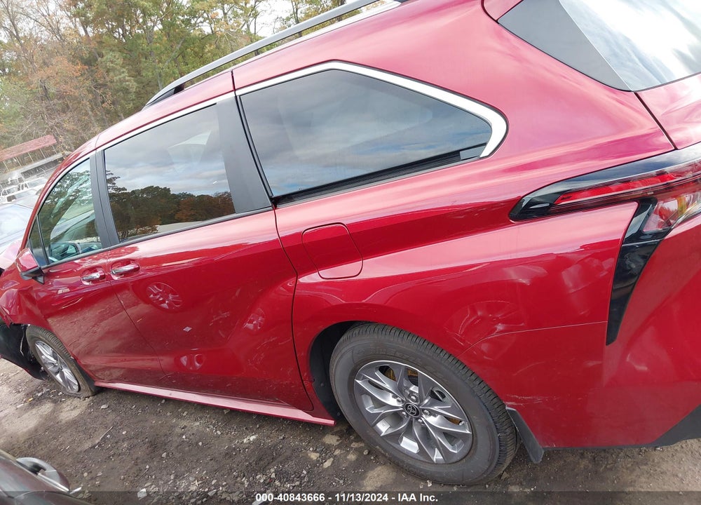 2024 TOYOTA SIENNA XLE VIN: 5TDYRKEC8RS207866