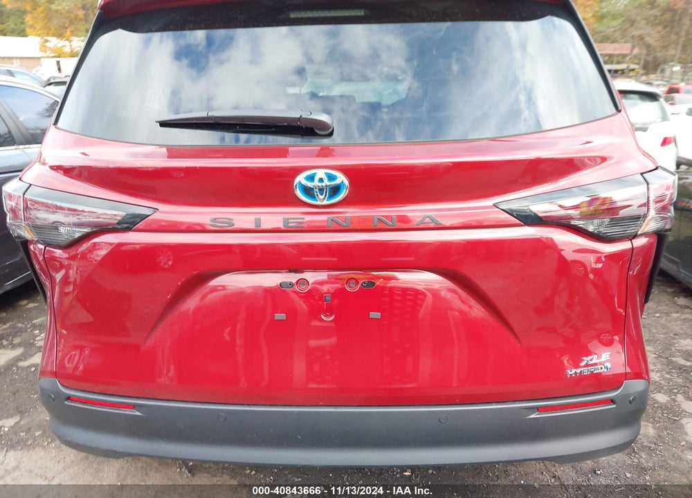 2024 TOYOTA SIENNA XLE VIN: 5TDYRKEC8RS207866