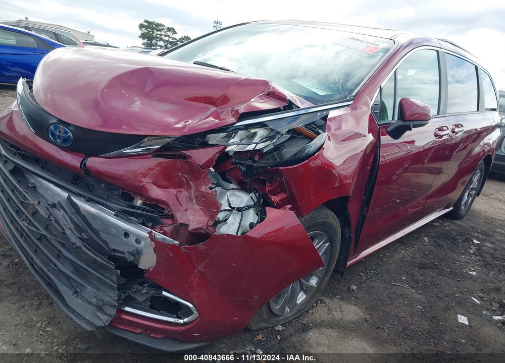 2024 TOYOTA SIENNA XLE VIN: 5TDYRKEC8RS207866