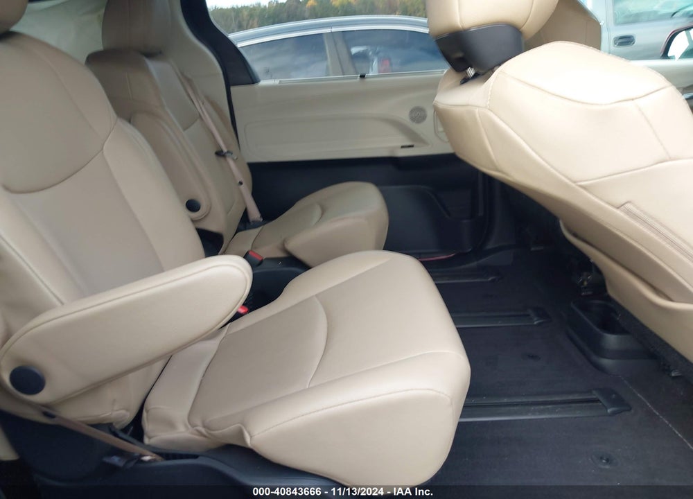 2024 TOYOTA SIENNA XLE VIN: 5TDYRKEC8RS207866
