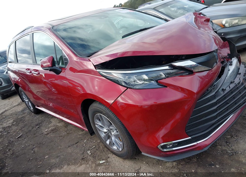 2024 TOYOTA SIENNA XLE VIN: 5TDYRKEC8RS207866