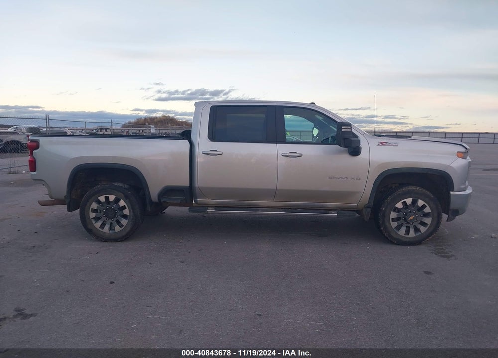 2022 CHEVROLET SILVERADO 3500HD 4WD  STANDARD BED LT VIN: 2GC4YTE70N1227279