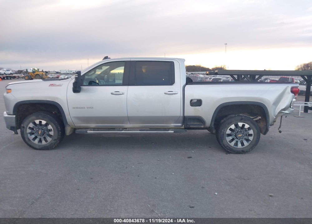 2022 CHEVROLET SILVERADO 3500HD 4WD  STANDARD BED LT VIN: 2GC4YTE70N1227279