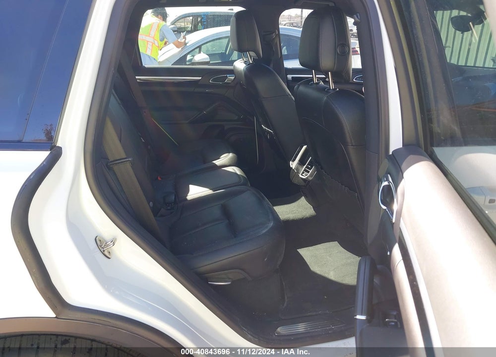 2016 PORSCHE CAYENNE VIN: WP1AA2A28GKA09815
