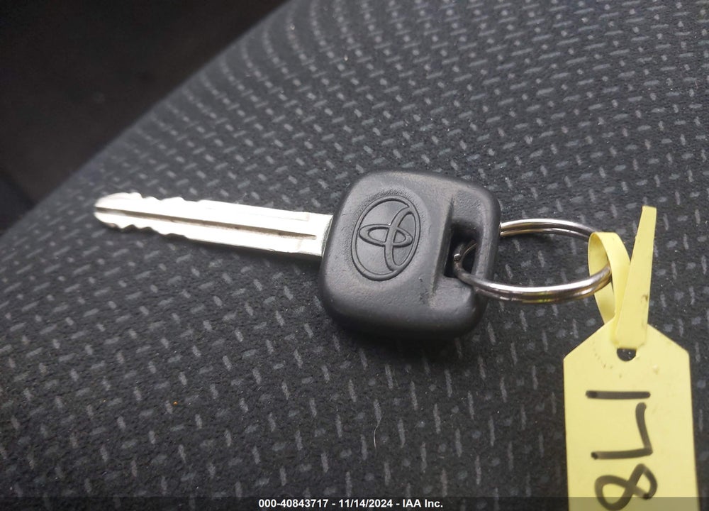 2012 TOYOTA YARIS VIN: JTDBT4K35CL029284