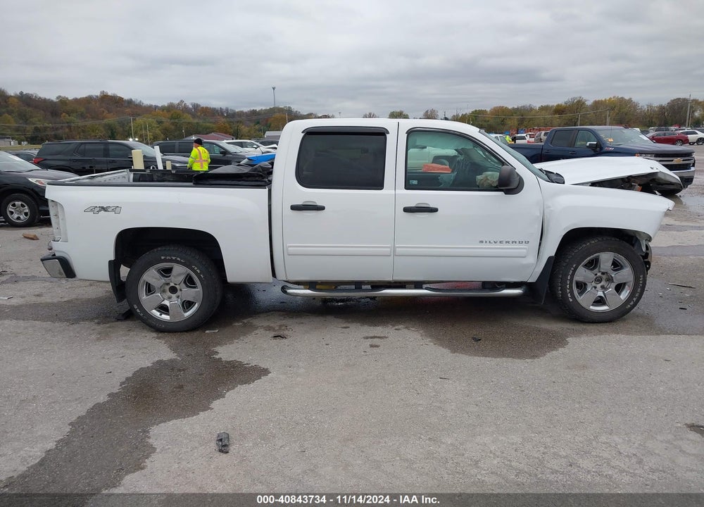 2011 CHEVROLET SILVERADO 1500 LT VIN: 3GCPKSE31BG174021