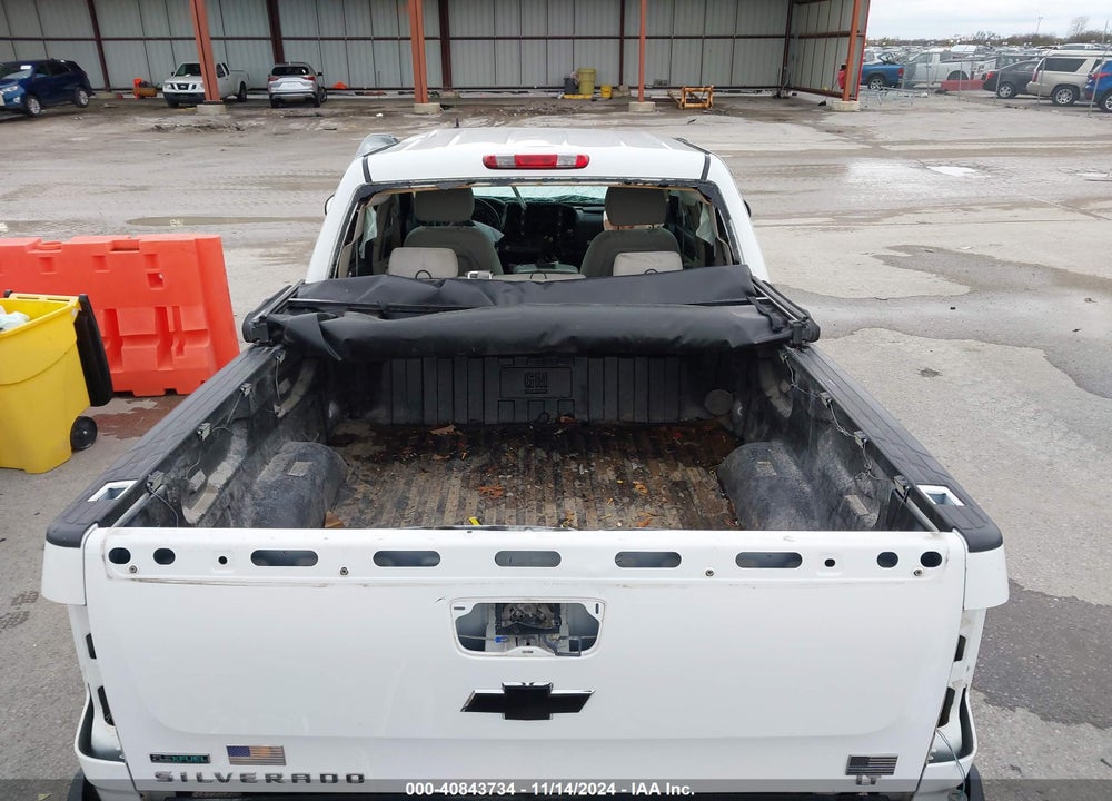 2011 CHEVROLET SILVERADO 1500 LT VIN: 3GCPKSE31BG174021