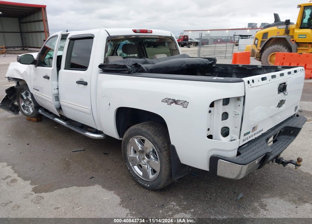 2011 CHEVROLET SILVERADO 1500 LT VIN: 3GCPKSE31BG174021