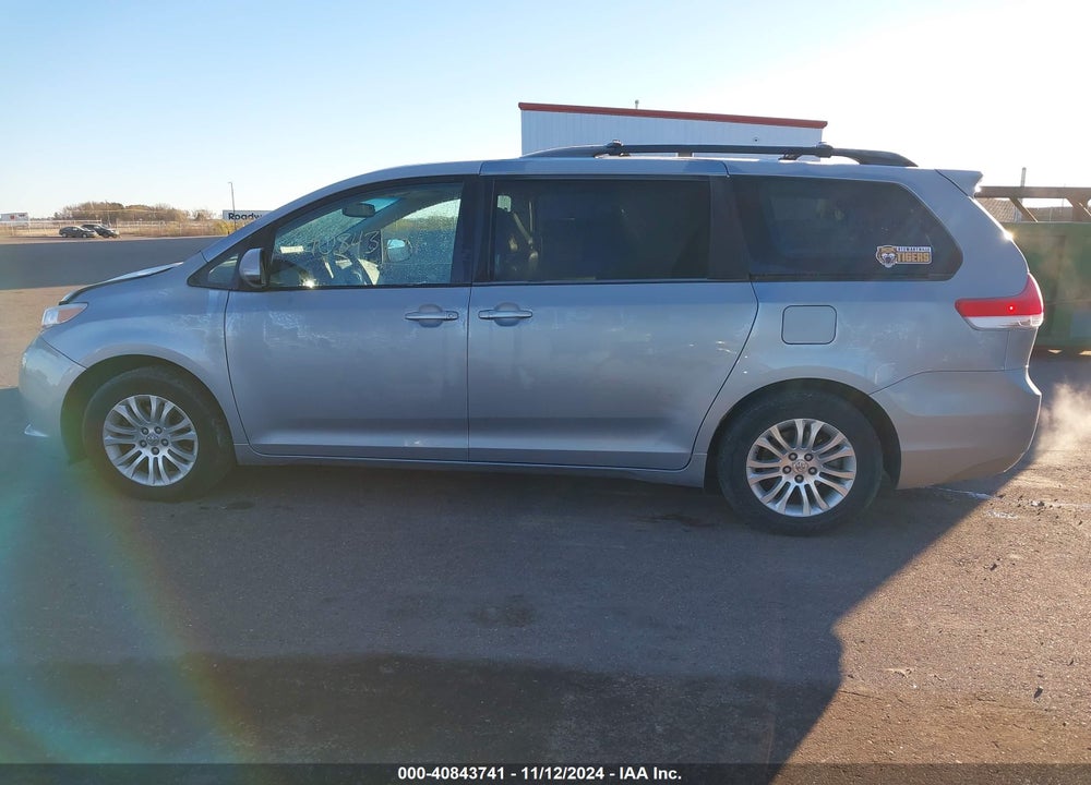 2011 TOYOTA SIENNA XLE V6 VIN: 5TDYK3DC8BS166205