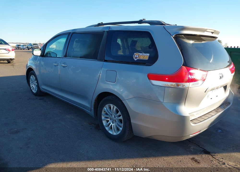 2011 TOYOTA SIENNA XLE V6 VIN: 5TDYK3DC8BS166205