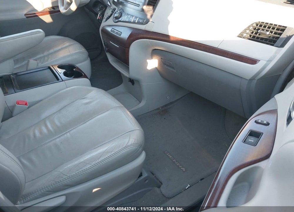 2011 TOYOTA SIENNA XLE V6 VIN: 5TDYK3DC8BS166205