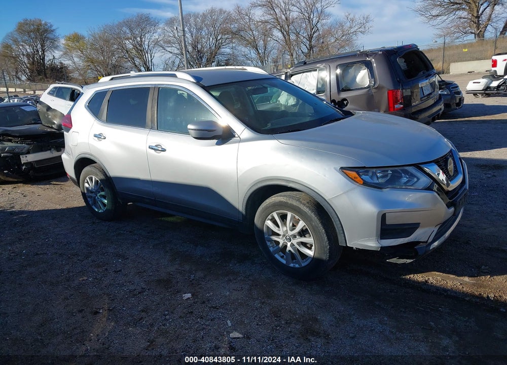 2018 NISSAN ROGUE SV VIN: KNMAT2MV1JP587170