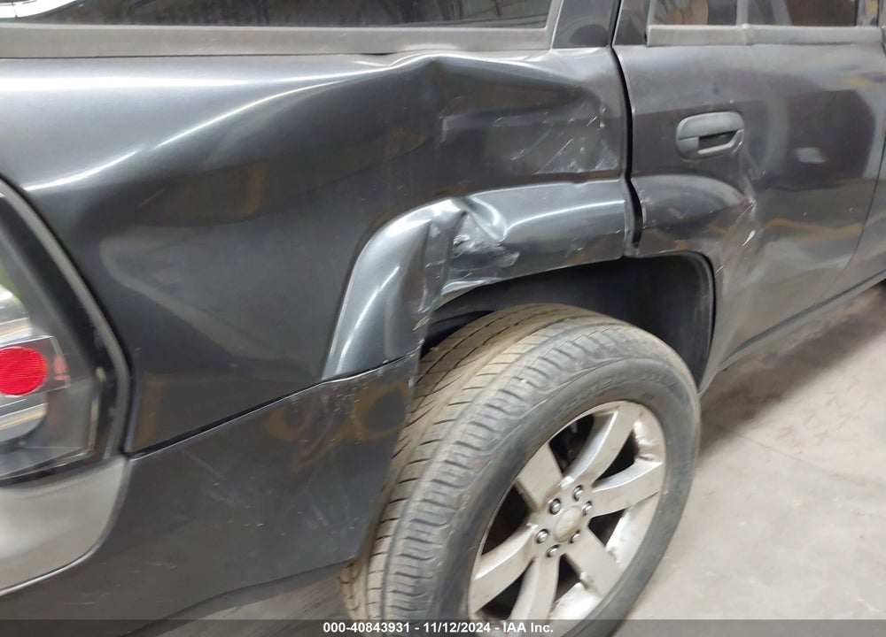 2004 CHEVROLET TRAILBLAZER LS VIN: 1GNDT13S042444895
