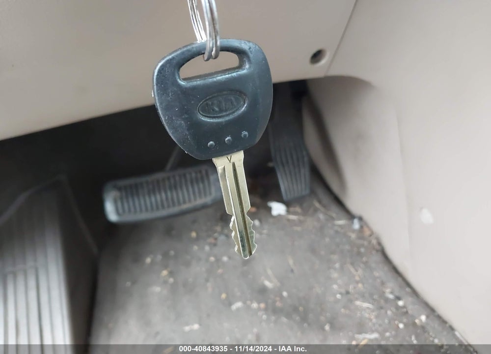 2012 KIA SEDONA LX VIN: KNDMG4C72C6453163