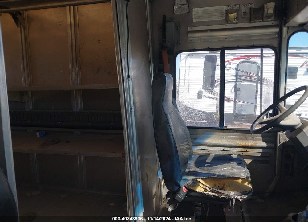 2012 FREIGHTLINER CHASSIS M LINE WALK-IN VAN VIN: 4UZAC3DV0CCBT7136