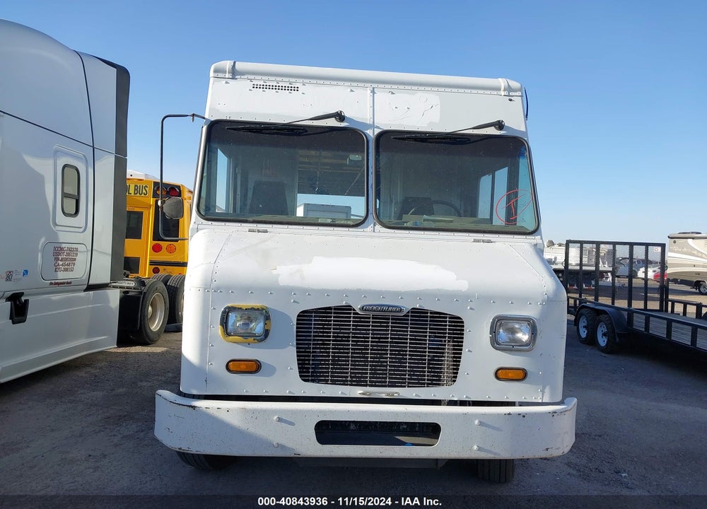 2012 FREIGHTLINER CHASSIS M LINE WALK-IN VAN VIN: 4UZAC3DV0CCBT7136
