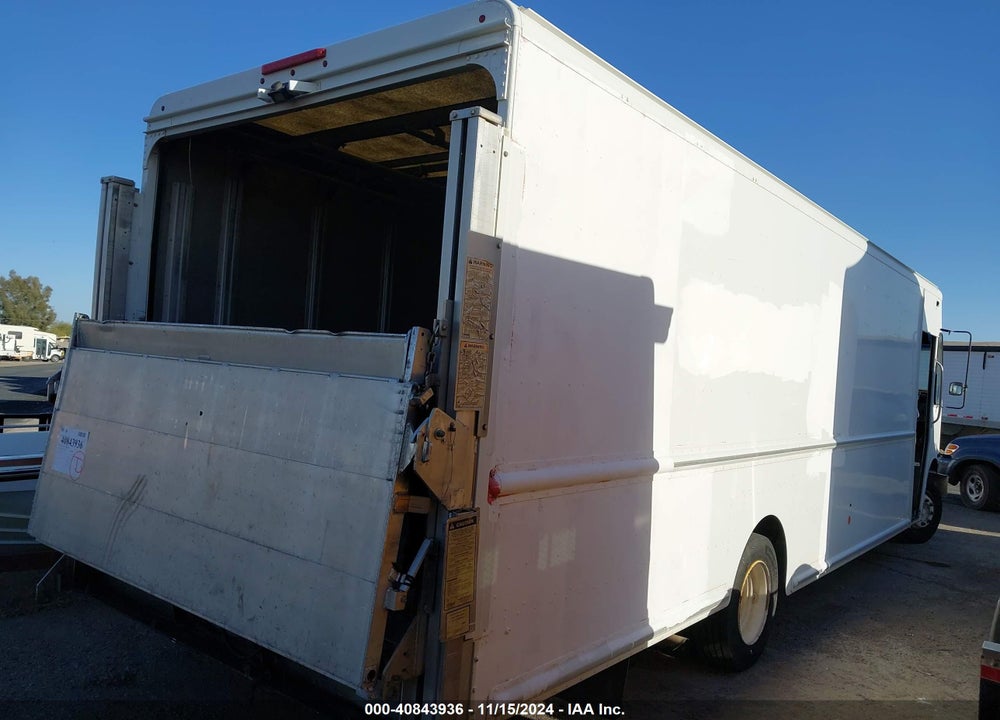 2012 FREIGHTLINER CHASSIS M LINE WALK-IN VAN VIN: 4UZAC3DV0CCBT7136