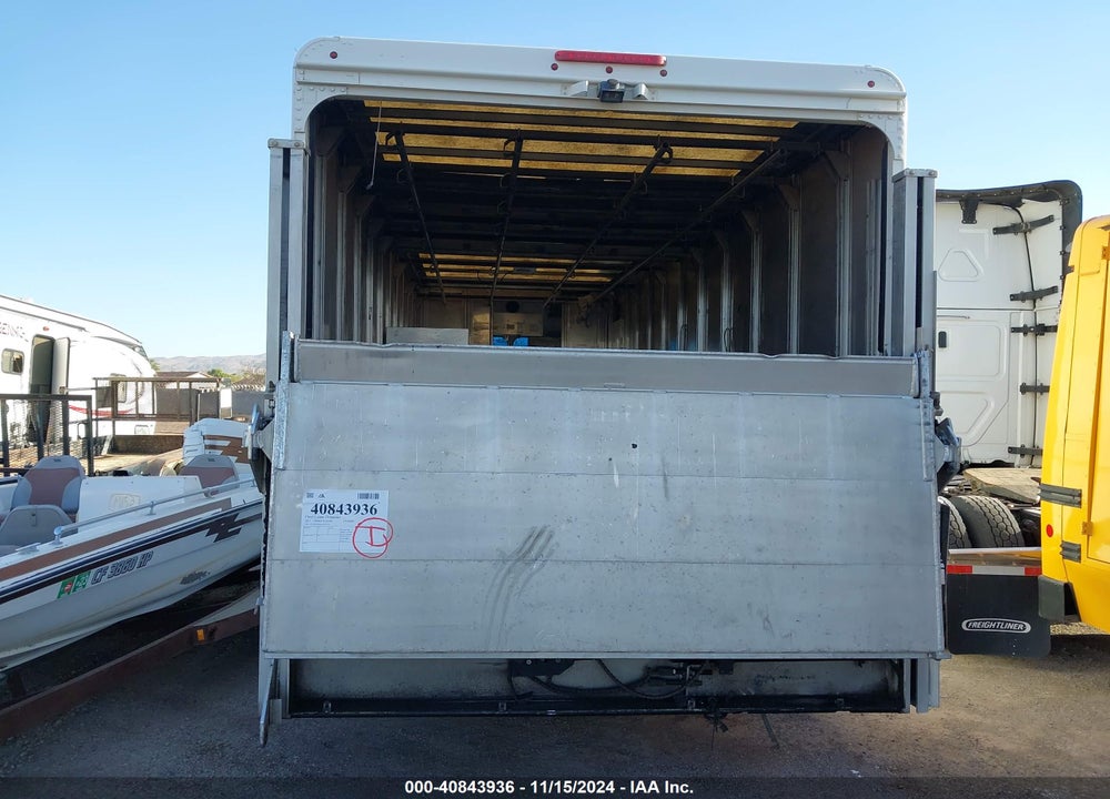 2012 FREIGHTLINER CHASSIS M LINE WALK-IN VAN VIN: 4UZAC3DV0CCBT7136