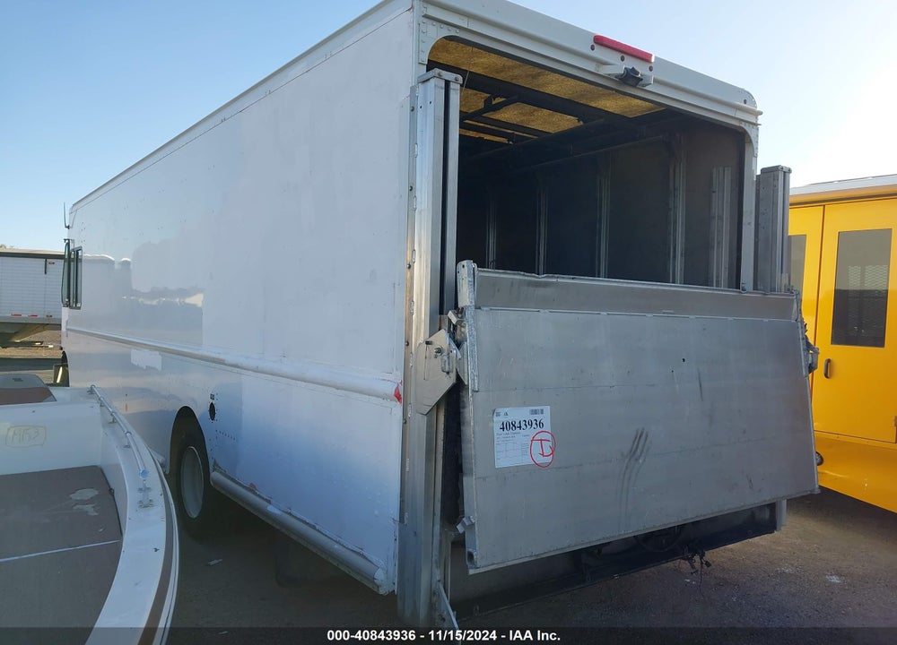 2012 FREIGHTLINER CHASSIS M LINE WALK-IN VAN VIN: 4UZAC3DV0CCBT7136