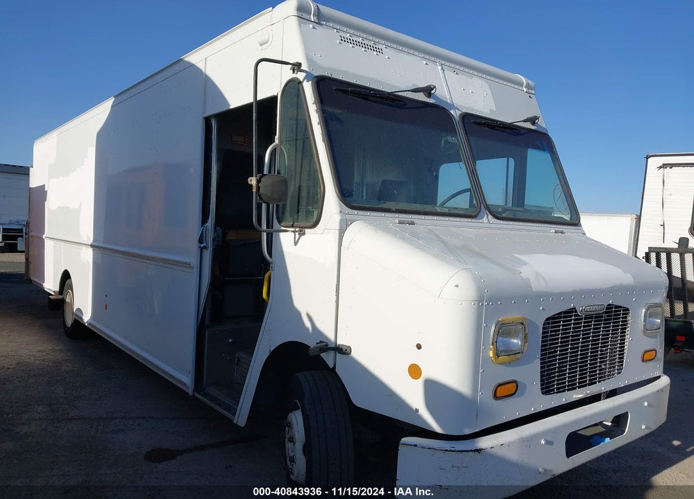 2012 FREIGHTLINER CHASSIS M LINE WALK-IN VAN VIN: 4UZAC3DV0CCBT7136
