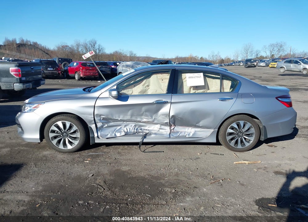 2017 HONDA ACCORD HYBRID TOURING VIN: JHMCR6F73HC001534