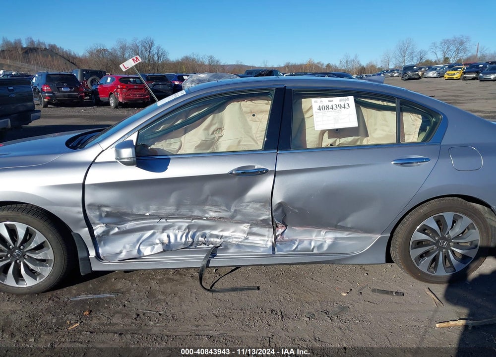 2017 HONDA ACCORD HYBRID TOURING VIN: JHMCR6F73HC001534