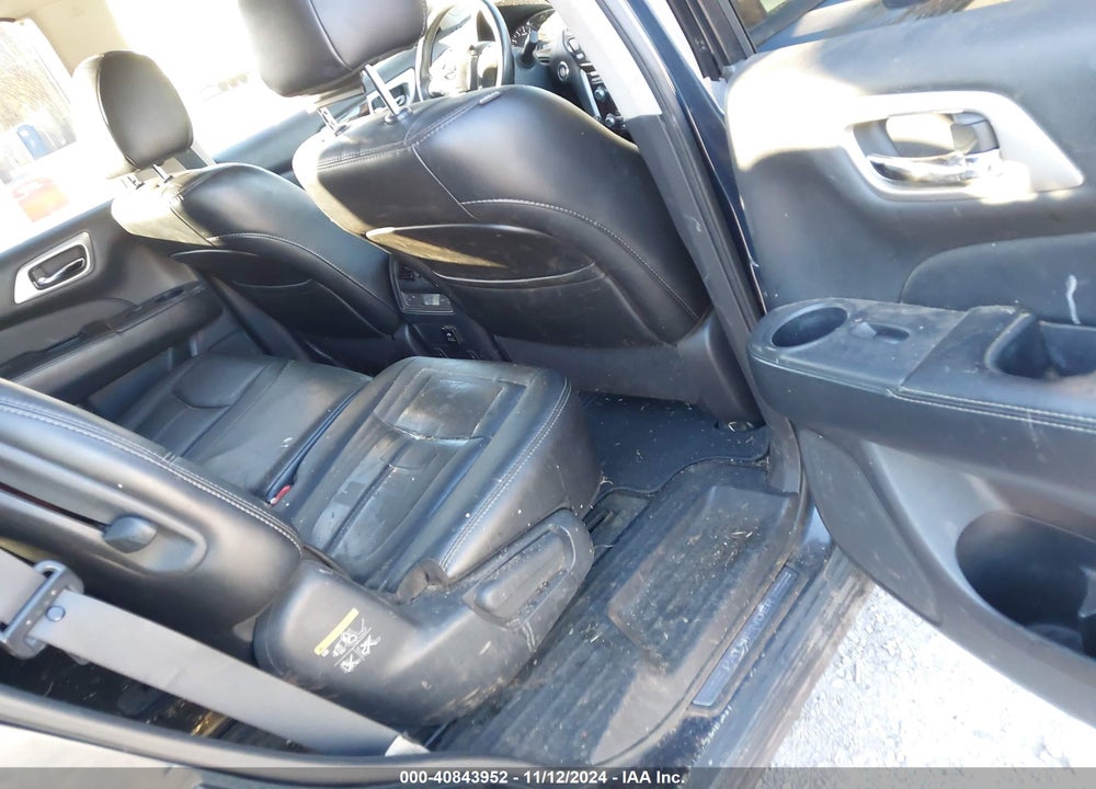 2014 NISSAN PATHFINDER SL VIN: 5N1AR2MM7EC663148