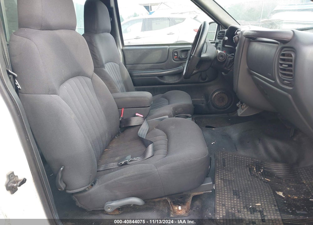 2003 CHEVROLET S-10 VIN: 1GCCS19H138270219