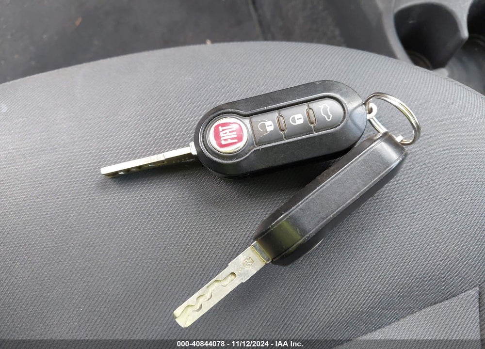 2013 FIAT 500 VIN: 3C3CFFAR7DT575348