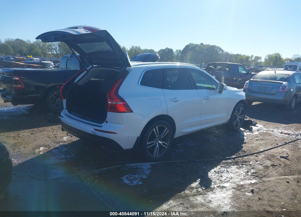 2018 VOLVO XC60 T5 MOMENTUM VIN: YV4102RK9J1075017