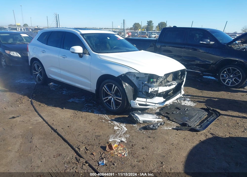 2018 VOLVO XC60 T5 MOMENTUM VIN: YV4102RK9J1075017